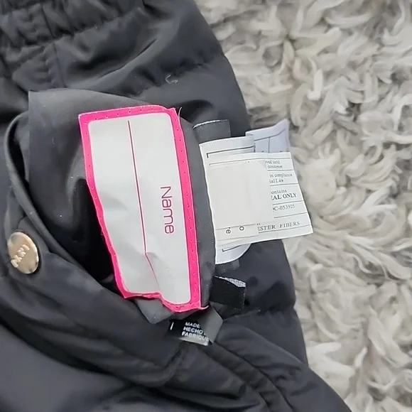 DKNY GIRLS BLACK WINTER JACKET, SIZE 5/6 DOUBLE SIDE, PRE-OWNED, ZIPPER, POCKETS - Picture 12 of 14